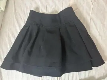 미셸 마카롱 슬림 레그 스커트 블랙 M