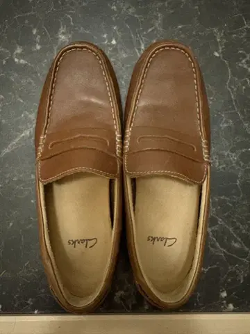 Clarks 브라운 가죽 로퍼