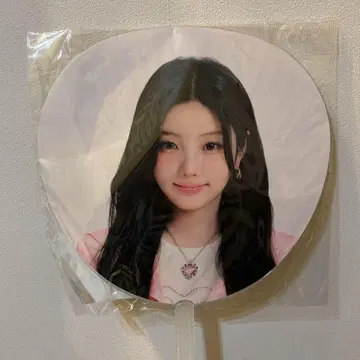부채 ILLIT GLITTER DAY IN JAPAN 원희 WONHEE