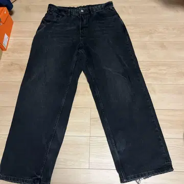 ZARA 블랙 배기 데님