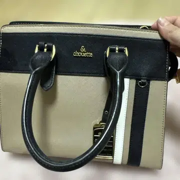 & chouette 베이지 블랙 핸드백