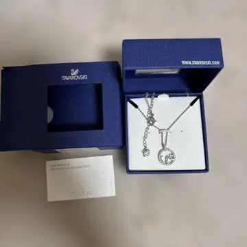 Swarovski 실버 원형 펜던트 목걸이