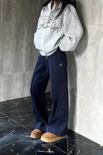 네이비 스웨트 팬츠