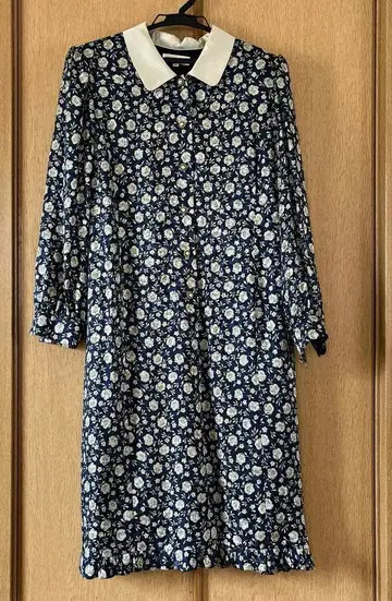 실크 100% BELLEBALARD 꽃무늬 네이비 긴팔 원피스