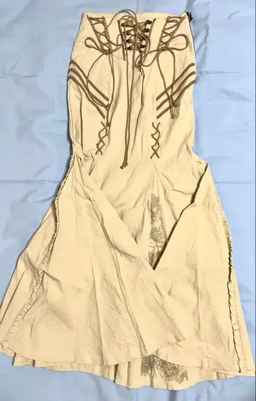 [1회 착용품] OZZ ONESTE 백귀야행 머메이드 스커트 화이트