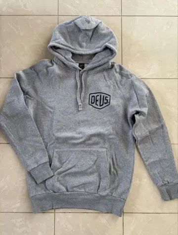 DEUS 후드티