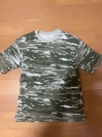 FTW 카모 패턴 T셔츠