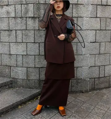 Ameri TIGHT TIERED SKIRT SET UP 브라운 M