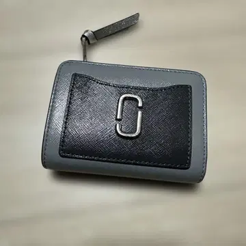 MARC JACOBS 크로그레이 이단 접이식 지갑 프론트 포켓 부착