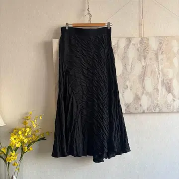 [ DKNY ] 100% 실크 비대칭 플레어 스커트 블랙