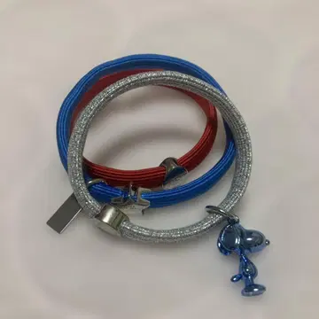 마크제이콥스, 스누피 팔찌와 참