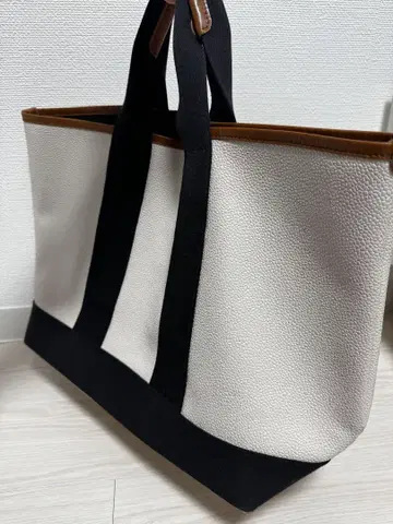 [ 새상품급 ] TOPKAPI 토트백 화이트 블랙 M