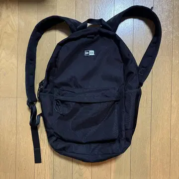 NEW ERA 블랙 백팩