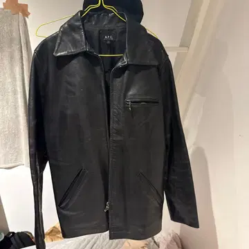 A.P.C. 블랙 호스 가죽 자켓
