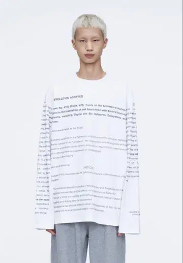 Xander zhou 롱 T 포커즈 아츠무 착용 모델