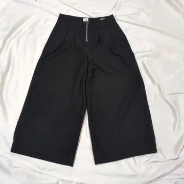 GAP 하이라이즈 와이드 레그 크롭 팬츠 000 블랙