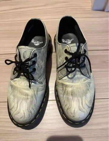 Dr.Martens x Tate Britain 홀 슈즈