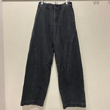 입체 재단 커브 데님 블랙