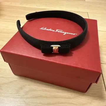 [ 새상품급 ] ferragamo 바라 블랙 머리띠