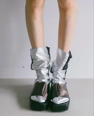 FAKUI FOIL DOT TULLE SOCKS MARTE