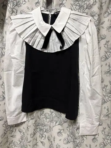 ZARA 프릴이 달린 화이트 블랙 긴팔 셔츠