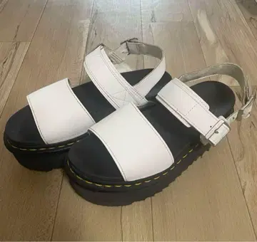 DrMartens VOSS 쿼드 샌들