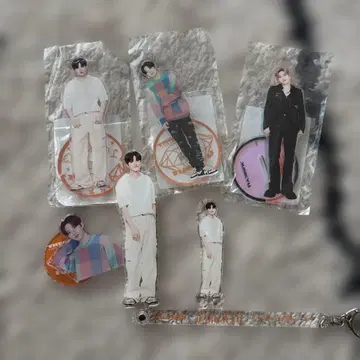 treasure 준규 아크릴 스탠드 세트