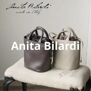 정가 2만 9천 엔 Anita Bilardi 인기 무스탕 퍼 버킷 백
