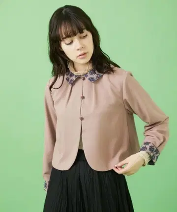 미사용 새상품 호코모코라 Rosa salmon 플라워 자수 숏 기장 자켓