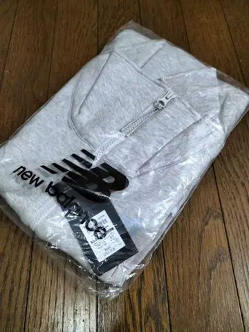 NEW BALANCE 여성용 후드티 (미개봉 새상품)