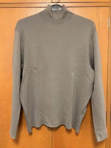 Cale 칼 하이넥 니트