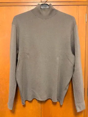 Cale 칼 하이넥 니트