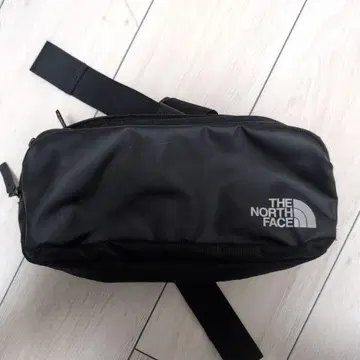 THE NORTH FACE 블랙 숄더백
