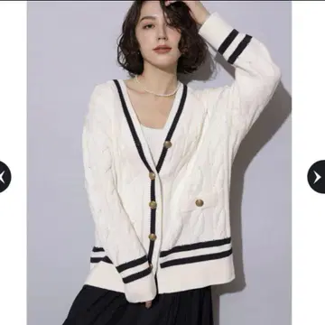 아르페쥬 스토리 배색 라인 케이블 가디건