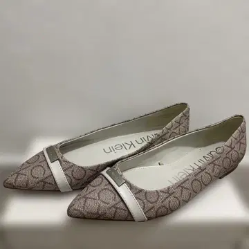 Calvin Klein 베이지 플랫슈즈 US8 25cm