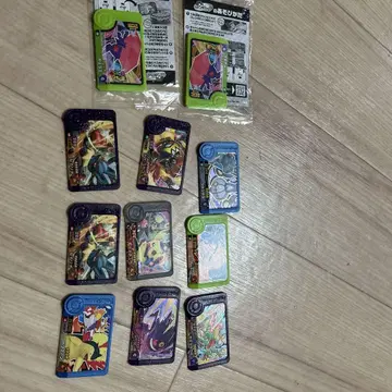 야밀롱, 샹델라, 카푸꼬꼬꼭, 루카리오, 할로윈 피카츄, 리자몽 등