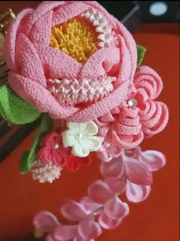 핑크 꽃 모티브 머리 장식