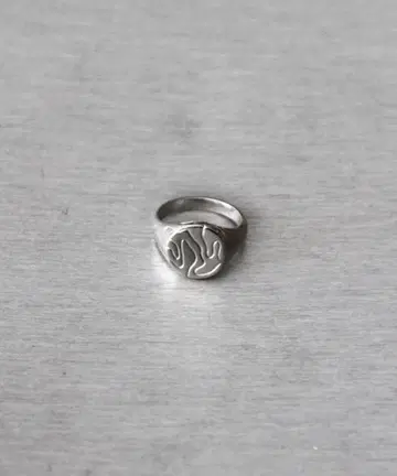 OCTI Glove Signet Ring