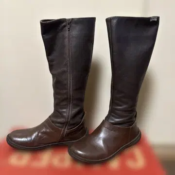 캠퍼 다크 브라운 절개 가죽 롱 부츠