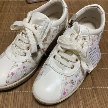 꽃무늬 화이트 웨지 스니커즈 지퍼 포함 통굽, EEEE