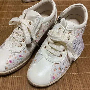 꽃무늬 화이트 웨지 스니커즈 지퍼 포함 통굽, EEEE