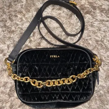 FURLA 블랙 벨벳 숄더백