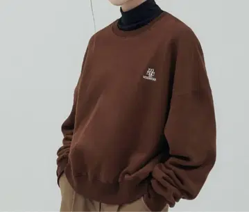 MUAHMUAH 플리스 맨투맨 브라운
