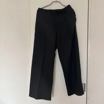 UNIQLO 블랙 세미 와이드 팬츠 가을/겨울