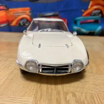 도요타 2000GT 1/24 스케일 화이트 프라모델 완성품