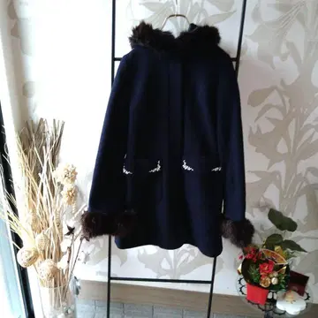 Feroux 페루 네이비 퍼 울 코트 비쥬