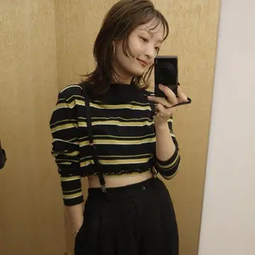 후미카우치다 보더 크롭 T셔츠