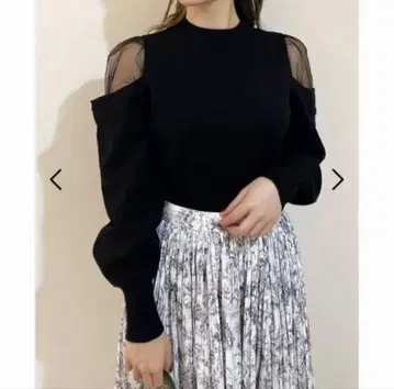 시스루 숄더 니트 BLK