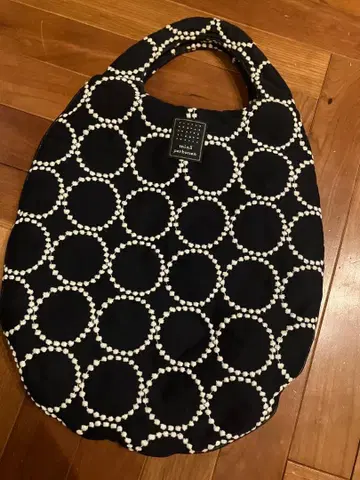 미나 페르호넨 탬버린 에그 백