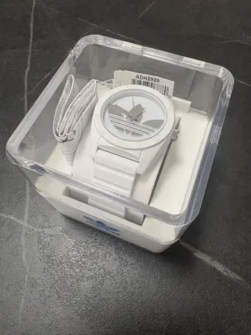 adidas ADH2920 화이트 시계